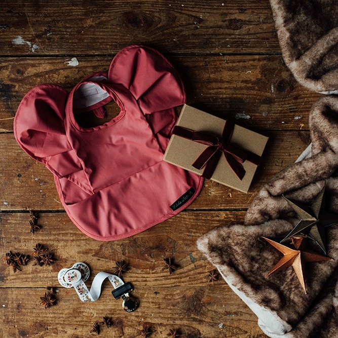 1034300_BabyBib-WinterBlushRed_LS_2_web.jpg