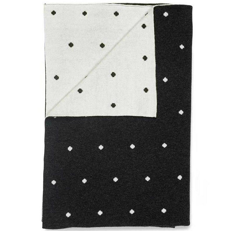 Willie_blanket_dots_2048x20481.jpg