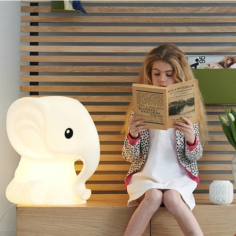 anana-lamp-1.wm.jpg