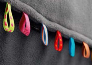 detalj_buggy_snuggle_charcoal_toggles.jpg
