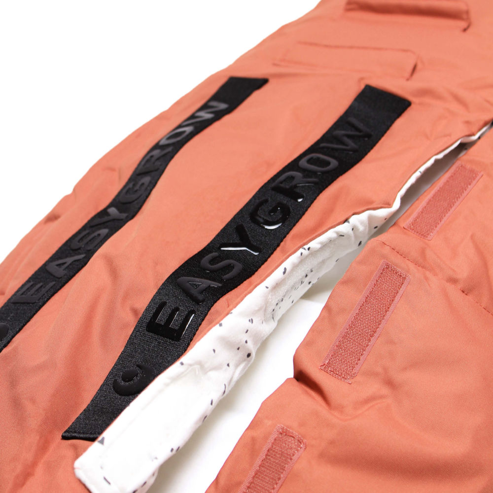 Ferd_Maxi_RustyRed_detail